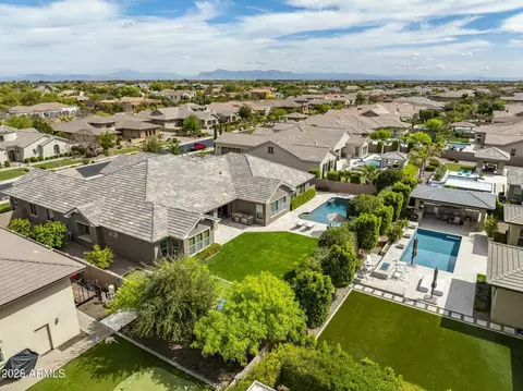 View/Area - 2051 E Aris Dr, Gilbert, AZ 85298 photo 7 of 10