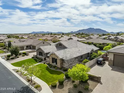 View/Area - 2051 E Aris Dr, Gilbert, AZ 85298 photo 2 of 10