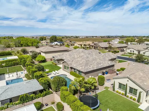 View/Area - 2051 E Aris Dr, Gilbert, AZ 85298 photo 5 of 10