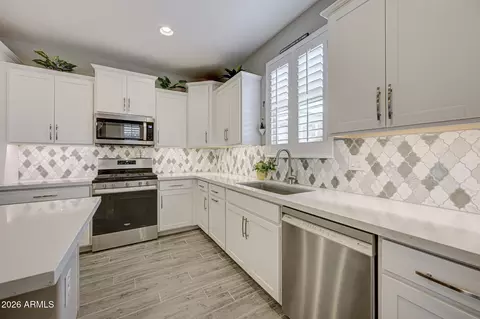 Kitchen - 2833 S Lynch --, Mesa, AZ 85212 photo 5 of 7