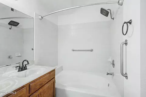 Bath - 811 E Linda Ln, Gilbert, AZ 85234 photo 4 of 4