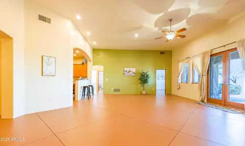 Living - 6754 E Roberto Loop, Hereford, AZ 85615 photo 4 of 6