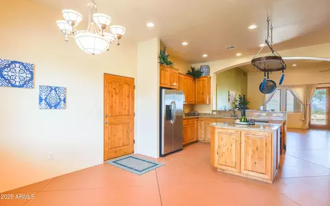 Kitchen - 6754 E Roberto Loop, Hereford, AZ 85615 photo 6 of 7