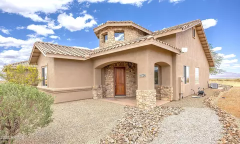 Exterior - 6754 E Roberto Loop, Hereford, AZ 85615 photo 4 of 8