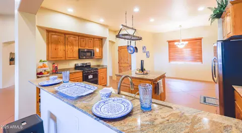Kitchen - 6754 E Roberto Loop, Hereford, AZ 85615 photo 2 of 7