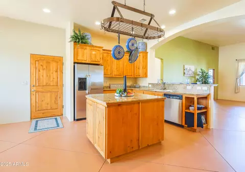 Kitchen - 6754 E Roberto Loop, Hereford, AZ 85615 photo 3 of 7