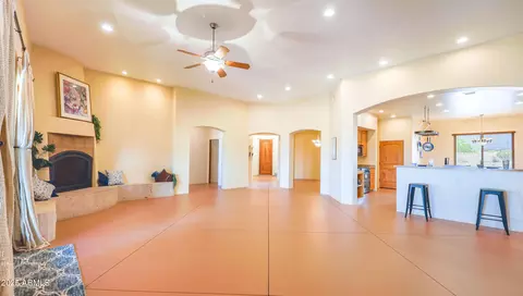 Living - 6754 E Roberto Loop, Hereford, AZ 85615 photo 6 of 6