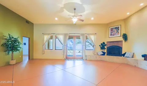 Living - 6754 E Roberto Loop, Hereford, AZ 85615 photo 3 of 6