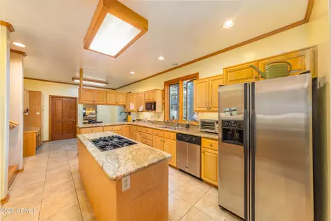 Kitchen - 1072 N Marina Ln, Flagstaff, AZ 86004 photo 2 of 4