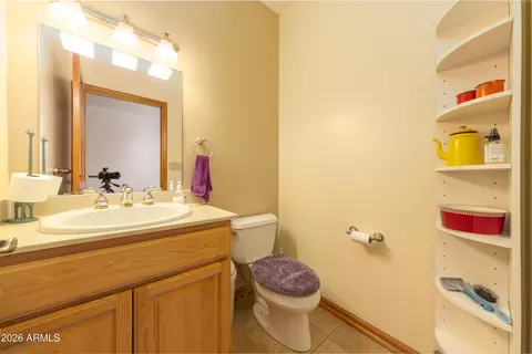 Bath - 1072 N Marina Ln, Flagstaff, AZ 86004 photo 3 of 4