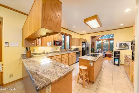Kitchen - 1072 N Marina Ln, Flagstaff, AZ 86004 photo 4 of 4