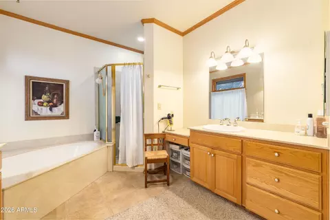 Bath - 1072 N Marina Ln, Flagstaff, AZ 86004 photo 2 of 4