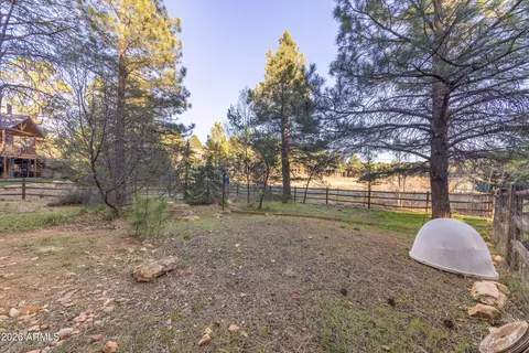 Exterior - 1072 N Marina Ln, Flagstaff, AZ 86004 photo 4 of 9