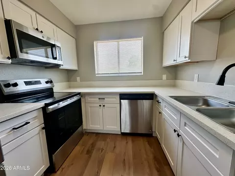 2015 Eugie Ter, Phoenix, AZ 85022