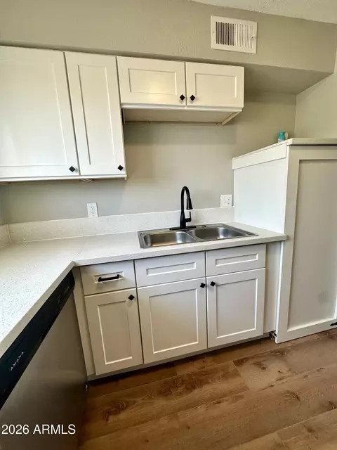 Kitchen - 2015 Eugie Ter, Phoenix, AZ 85022 photo 2 of 2