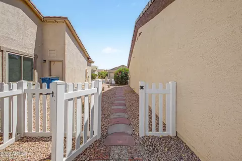 Exterior - 2101 S Meridian Rd #133, Apache Junction, AZ 85120 photo 8 of 11