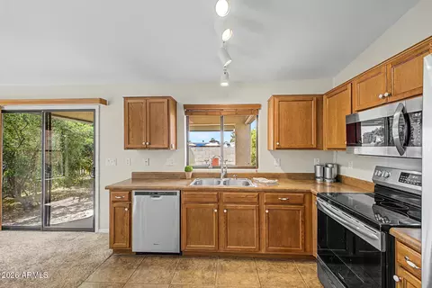 Kitchen - 2101 S Meridian Rd #133, Apache Junction, AZ 85120 photo 4 of 5