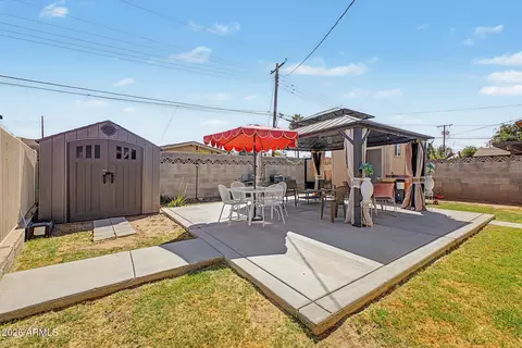 Exterior - 3917 W Marlette Ave, Phoenix, AZ 85019 photo 6 of 8