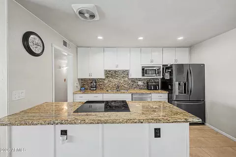 Kitchen - 3917 W Marlette Ave, Phoenix, AZ 85019 photo 4 of 4