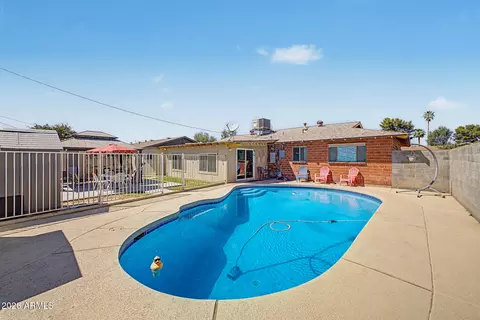 Exterior - 3917 W Marlette Ave, Phoenix, AZ 85019 photo 2 of 8