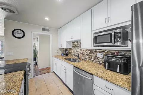 Kitchen - 3917 W Marlette Ave, Phoenix, AZ 85019 photo 2 of 4