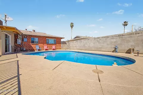 Exterior - 3917 W Marlette Ave, Phoenix, AZ 85019 photo 5 of 8