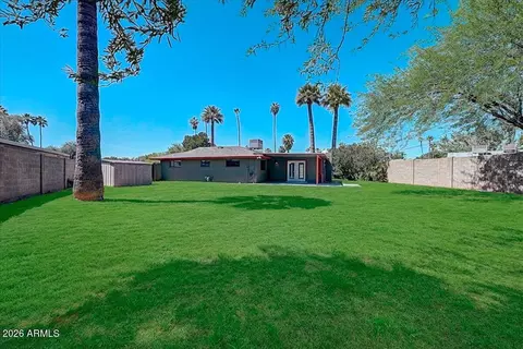 Exterior - 1326 E Avalon Dr, Phoenix, AZ 85014 photo 8 of 11