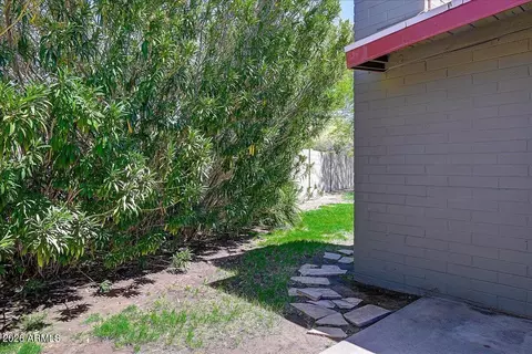 Exterior - 1326 E Avalon Dr, Phoenix, AZ 85014 photo 5 of 11