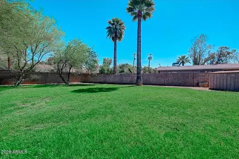 Exterior - 1326 E Avalon Dr, Phoenix, AZ 85014 photo 7 of 11