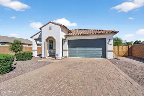 8450 W Medlock Dr, Glendale, AZ 85305