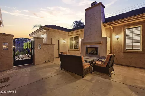 Exterior - 2004 E Canyon Pl, Chandler, AZ 85249 photo 2 of 9