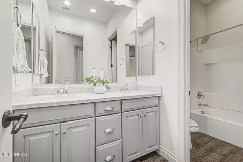 Bath - 3691 E Alfalfa Dr, Gilbert, AZ 85298 photo 4 of 5