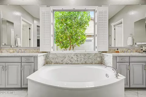 Bath - 3691 E Alfalfa Dr, Gilbert, AZ 85298 photo 2 of 5
