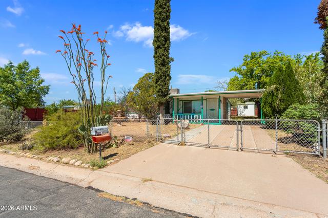 110 Cochise Dr, Bisbee, AZ 85603