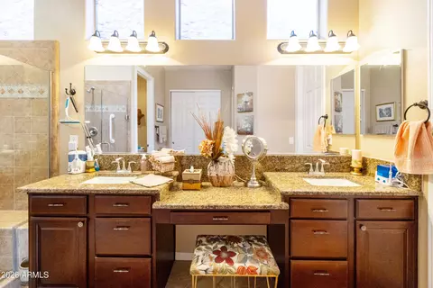 Bath - 4735 E Sourwood Dr, Gilbert, AZ 85298 photo 6 of 8