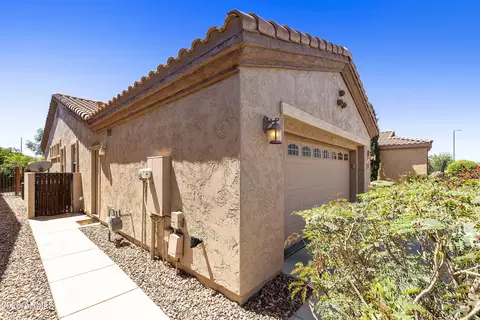 Exterior - 4735 E Sourwood Dr, Gilbert, AZ 85298 photo 4 of 12