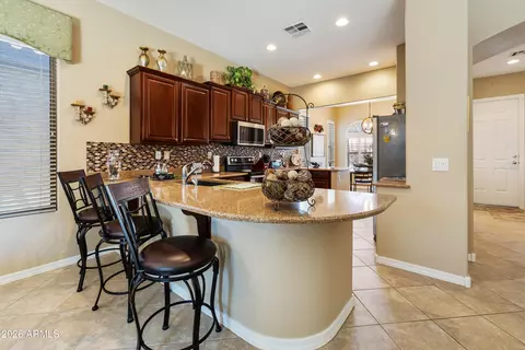 Kitchen - 4735 E Sourwood Dr, Gilbert, AZ 85298 photo 2 of 6