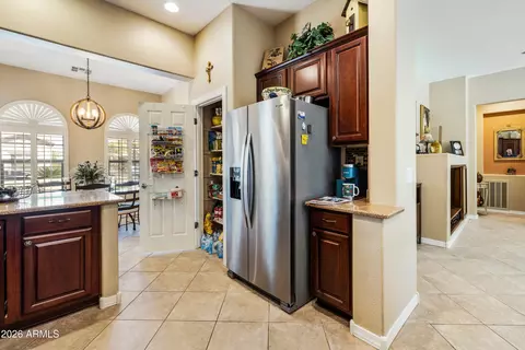 Kitchen - 4735 E Sourwood Dr, Gilbert, AZ 85298 photo 6 of 6