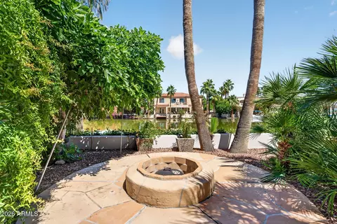 Exterior - 1318 E Treasure Cove Dr, Gilbert, AZ 85234 photo 5 of 10