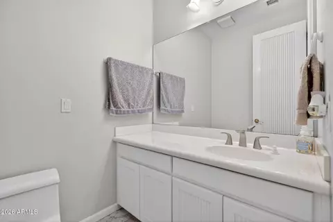 Bath - 1318 E Treasure Cove Dr, Gilbert, AZ 85234 photo 7 of 8