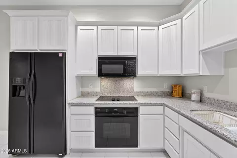 Kitchen - 1318 E Treasure Cove Dr, Gilbert, AZ 85234 photo 8 of 8