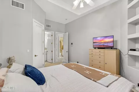 Bedroom - 1318 E Treasure Cove Dr, Gilbert, AZ 85234 photo 6 of 10