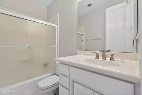 Bath - 1318 E Treasure Cove Dr, Gilbert, AZ 85234 photo 5 of 8