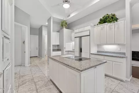 Kitchen - 1318 E Treasure Cove Dr, Gilbert, AZ 85234 photo 4 of 8