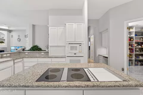 Kitchen - 1318 E Treasure Cove Dr, Gilbert, AZ 85234 photo 5 of 8
