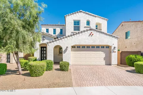 3520 E Crest Ln, Phoenix, AZ 85050