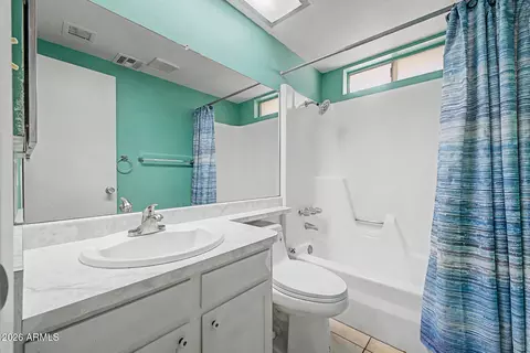 Bath - 8930 W Montecito Ave, Phoenix, AZ 85037 photo 1 of 1