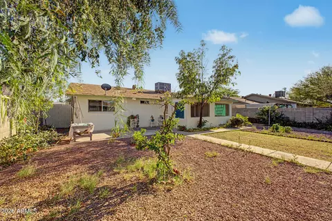 Exterior - 8930 W Montecito Ave, Phoenix, AZ 85037 photo 4 of 8