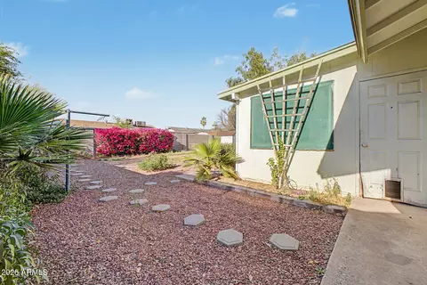 Exterior - 8930 W Montecito Ave, Phoenix, AZ 85037 photo 7 of 8