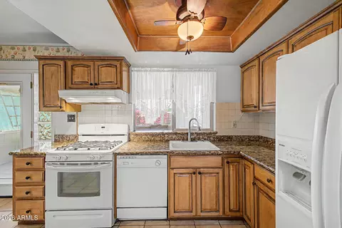 Kitchen - 8930 W Montecito Ave, Phoenix, AZ 85037 photo 1 of 3
